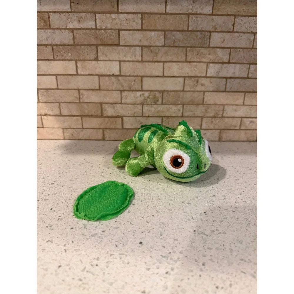 Magnetic Shoulder Chameleon Plush Toy Soft Lizard Stuffed Animal Shoulder Pal